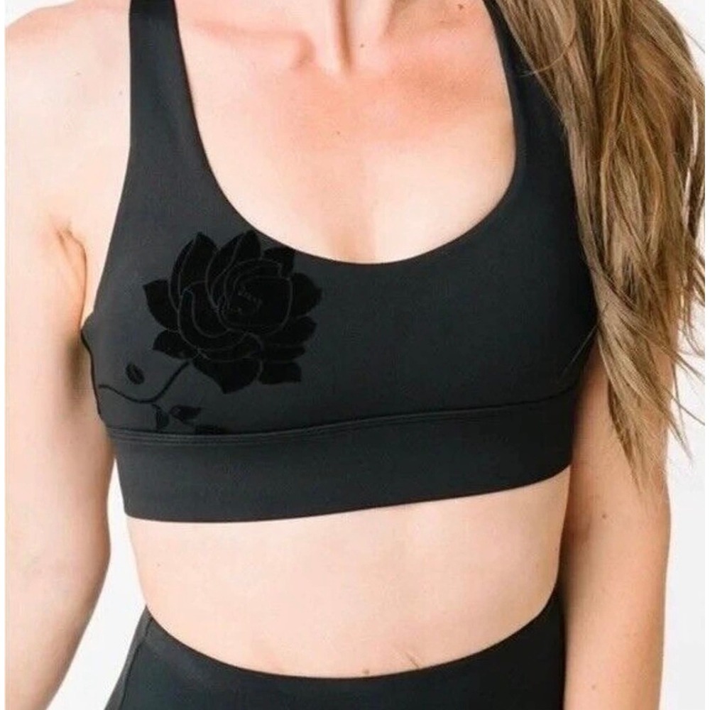 Zyia Active Black Velvet Rose Strappy Back‎ Sports Bra Crop Top L